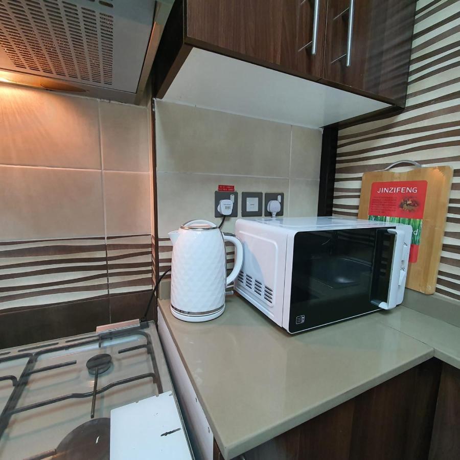 Beautiful Studio Appartment Near Dubai Global Village Bagian luar foto