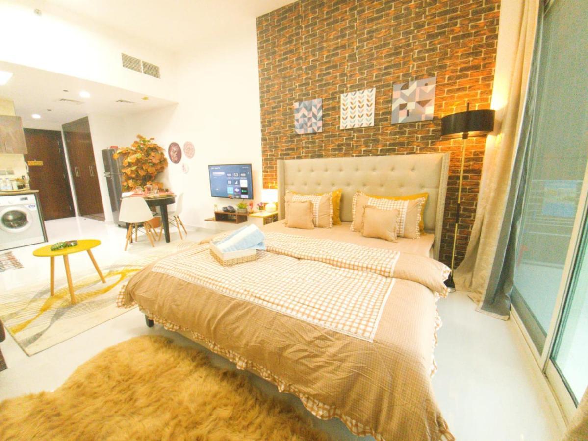 Beautiful Studio Appartment Near Dubai Global Village Bagian luar foto